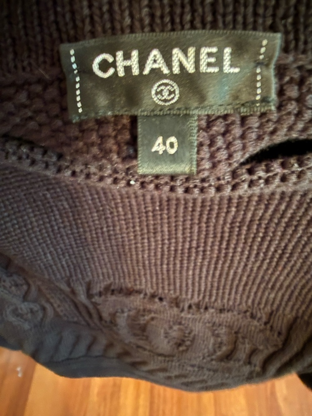 CHANEL Black Off-the-Shoulder Cable Knit Sweater with Logo - Picture 6 of 8